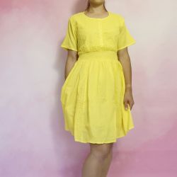 Sukienka indyjska bawełniana - mini z krótkim rękawem i koronką - żółta