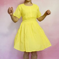 Sukienka indyjska bawełniana - mini z krótkim rękawem i koronką - żółta