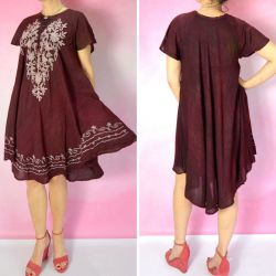 Sukienka indyjska - za kolano z rękawkiem - bordowy rayon z haftem