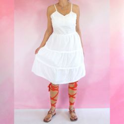 Sukienka indyjska bawełniana - midi - biała z karczkiem i haftowanym przodem