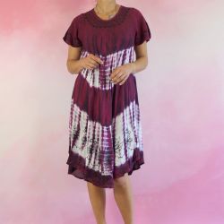 Sukienka indyjska za kolano - batik z krótkim rękawkiem - buraczkowa