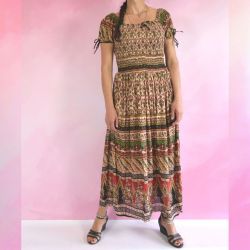 Sukienka indyjska - długa - cieniutki rayon z rękawkiem - kwiatki i ornament