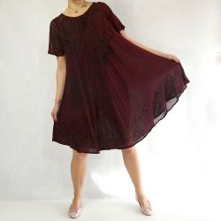 Sukienka indyjska - za kolano - z koronkowym rękawkiem - czerwone wino