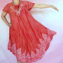 Sukienka indyjska - długa z koronkowym rękawkiem - czerwona